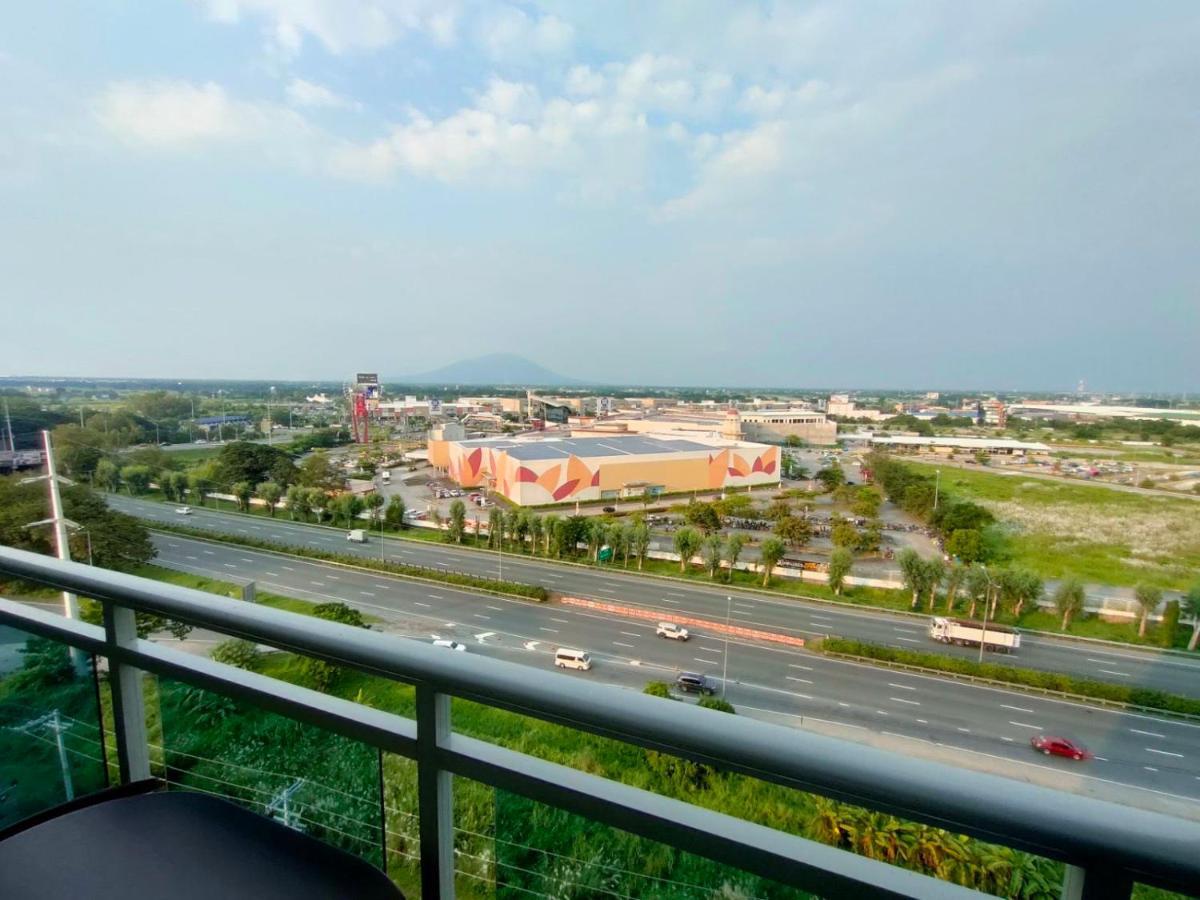 The Aces Crib At Azure North Pampangaアパートホテル エクステリア 写真