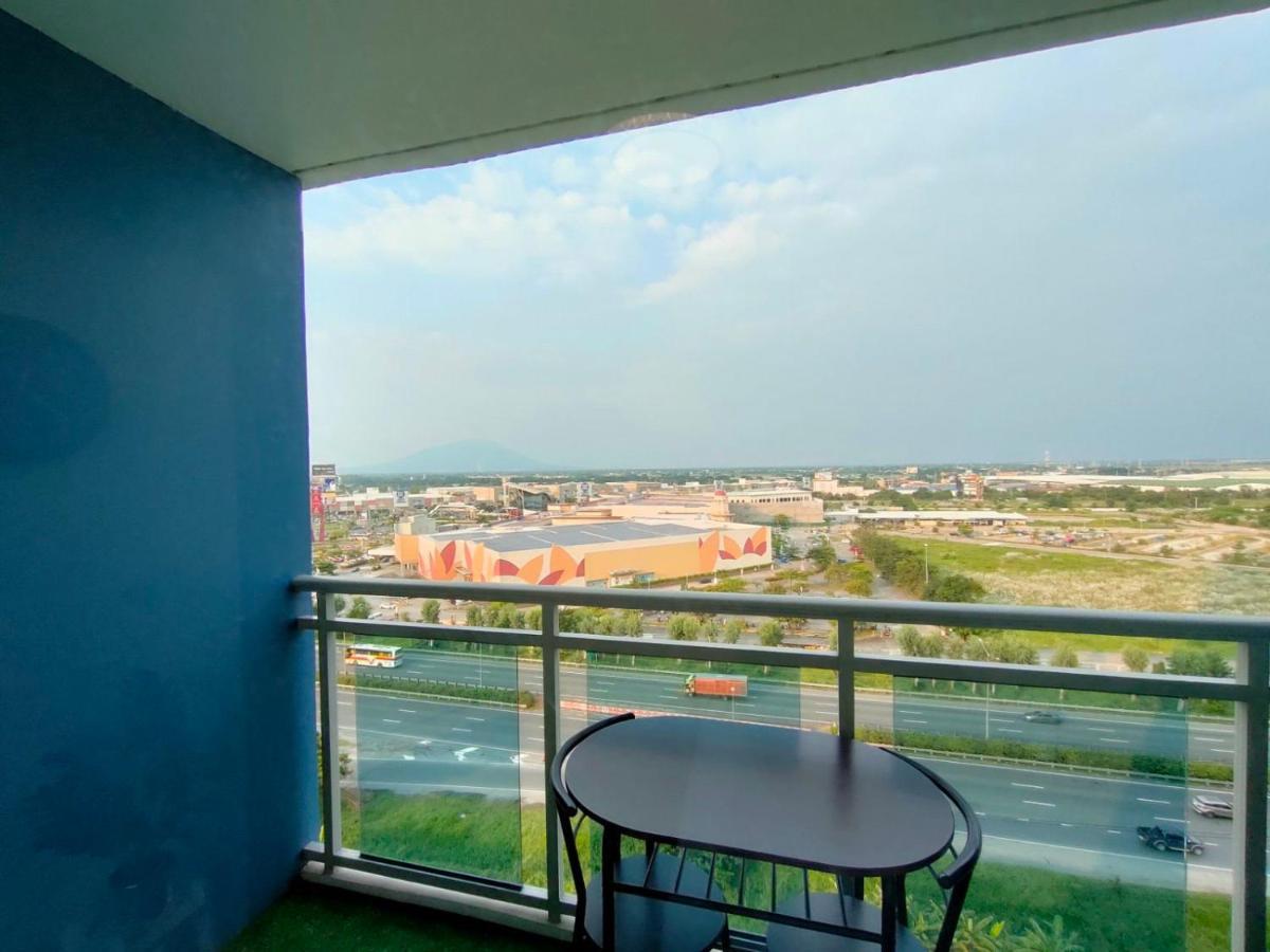 The Aces Crib At Azure North Pampangaアパートホテル エクステリア 写真