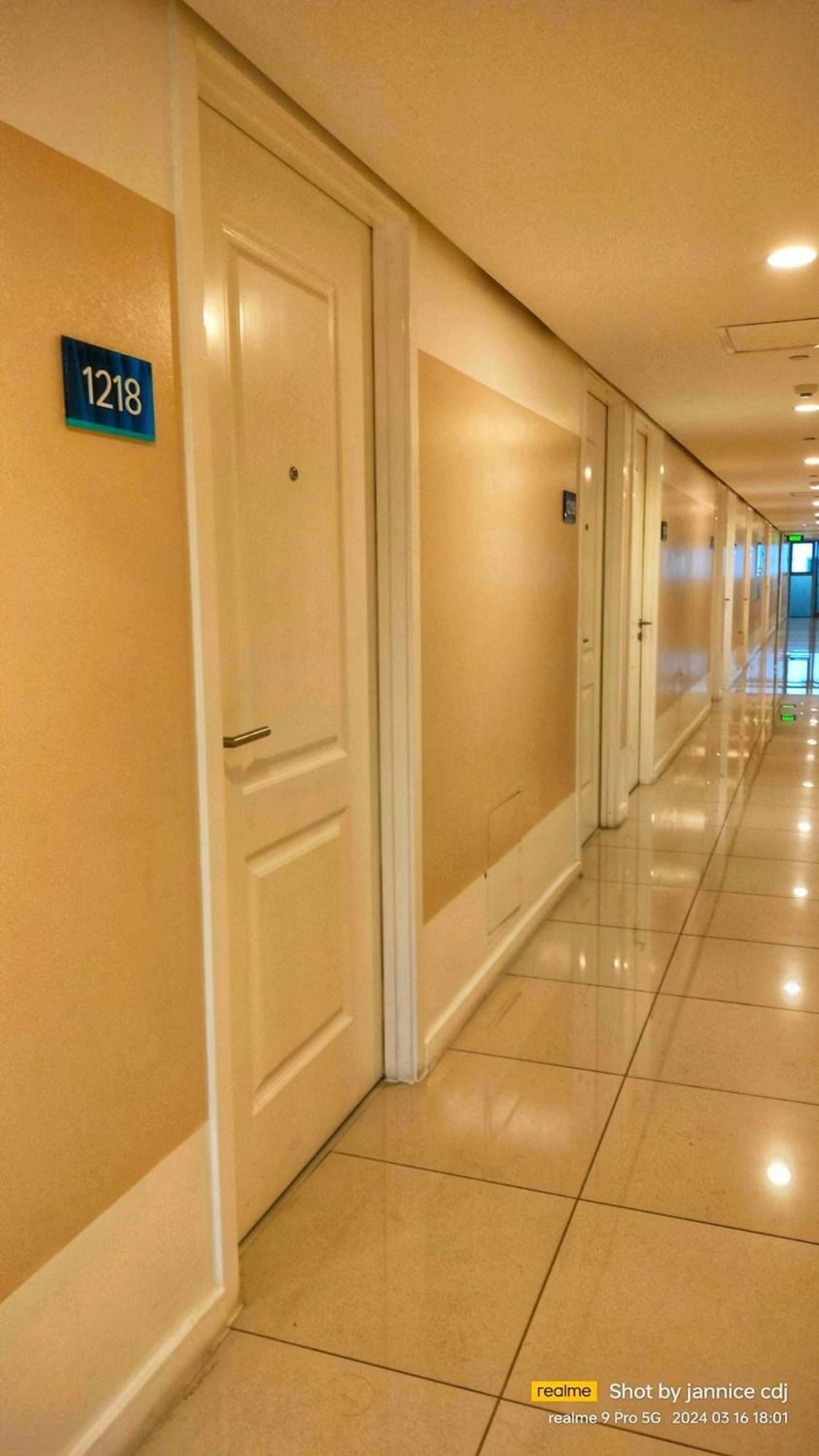 The Aces Crib At Azure North Pampangaアパートホテル エクステリア 写真