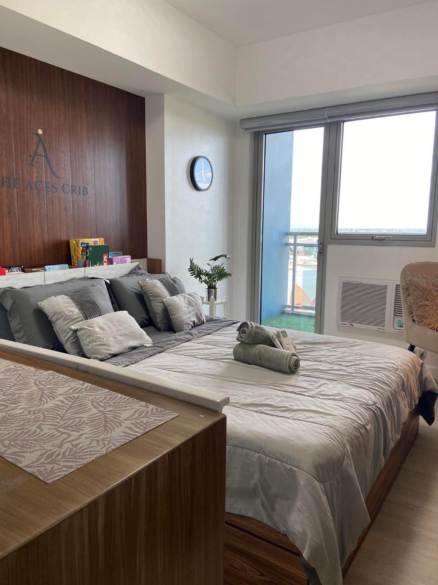 The Aces Crib At Azure North Pampangaアパートホテル エクステリア 写真
